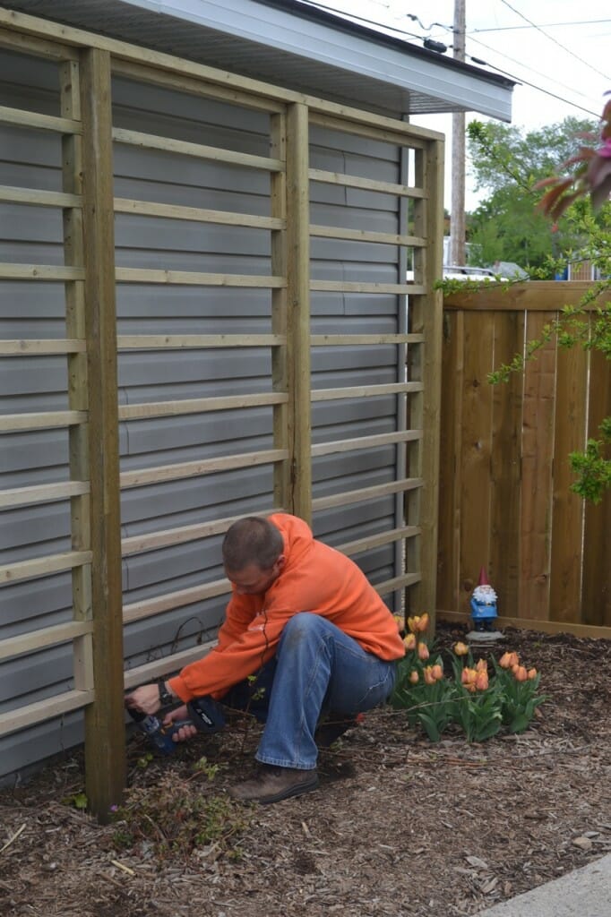 Attaching horizontal pieces to the trellis